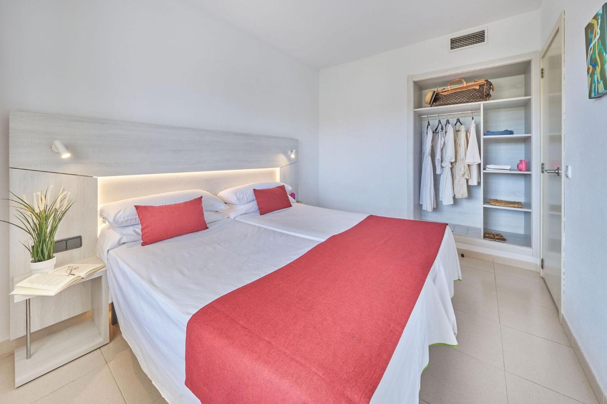 Hotel Illot Suites Cala Ratjada  Exterior foto