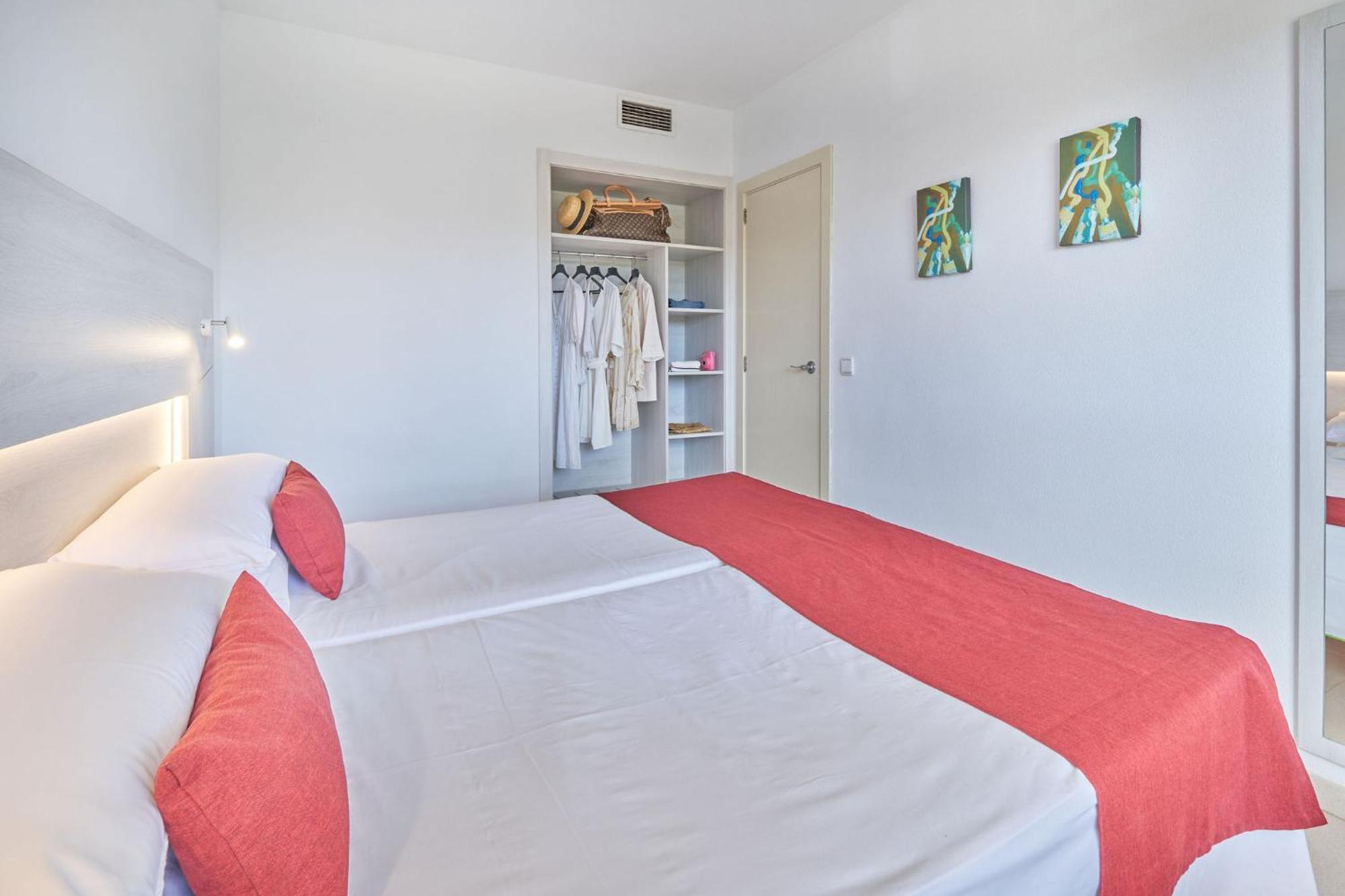 Hotel Illot Suites Cala Ratjada  Exterior foto